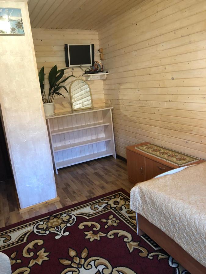 Біля Комори Pilipets Extérieur photo