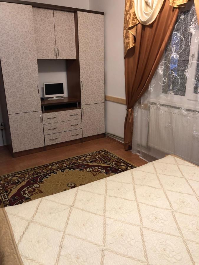Біля Комори Pilipets Extérieur photo