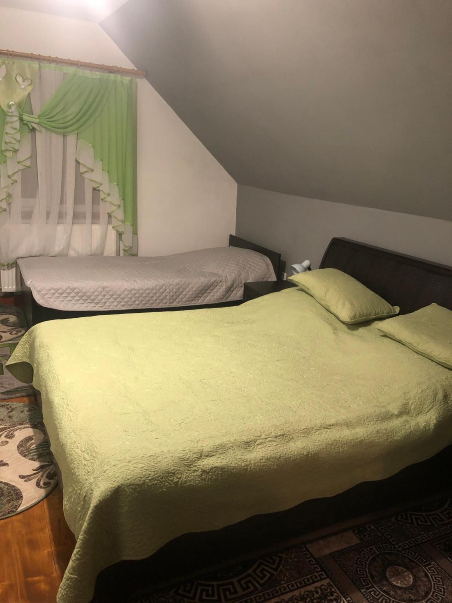 Біля Комори Pilipets Extérieur photo