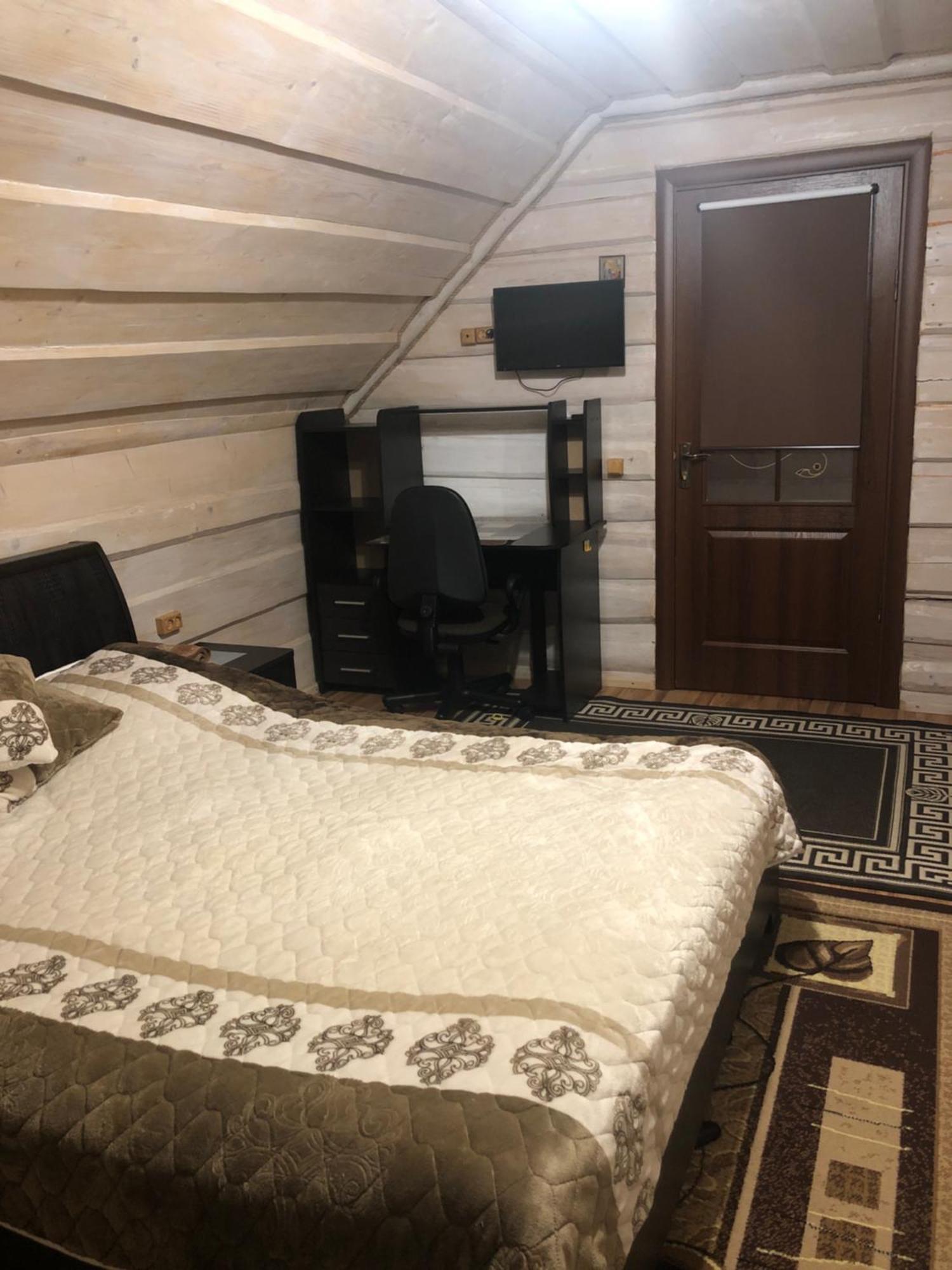 Біля Комори Pilipets Extérieur photo